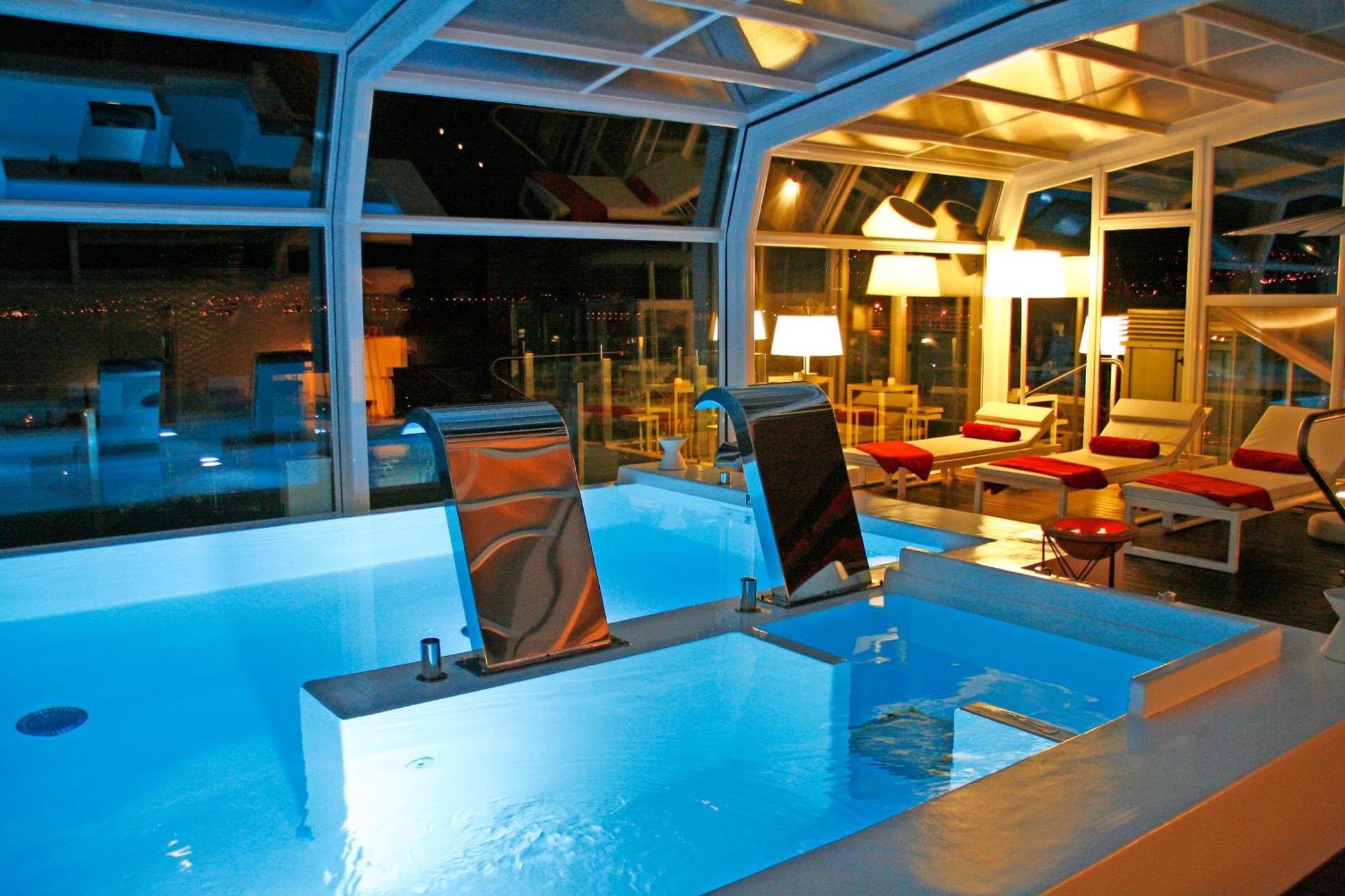 그랜 호텔 나가리 부티크 앤드 스파 비고 외부 사진 Solarium on board of a cruise ship