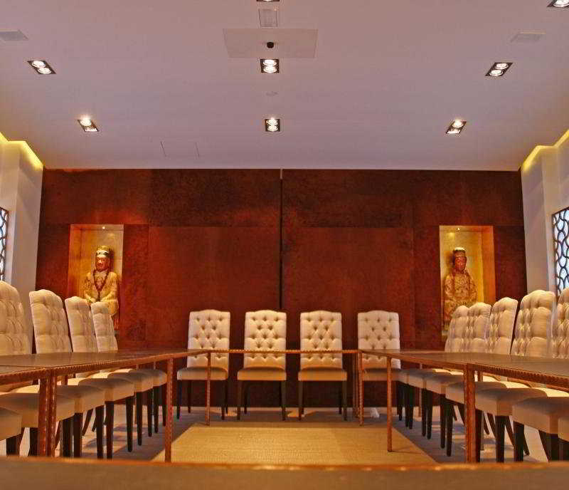 그랜 호텔 나가리 부티크 앤드 스파 비고 외부 사진 The meeting room of the Supreme Council of the Armed Forces