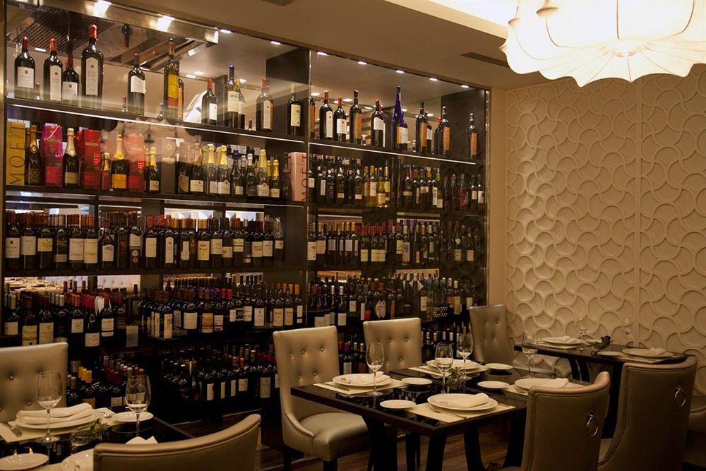 그랜 호텔 나가리 부티크 앤드 스파 비고 외부 사진 Wine bar in Paris