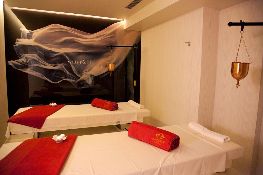 그랜 호텔 나가리 부티크 앤드 스파 비고 외부 사진 A treatment room at the spa